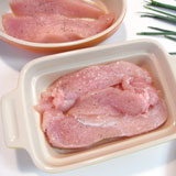 1塩こしょうした胸肉を並べます