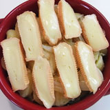 マンステールチーズを乗せます