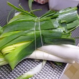 材料の下ごしらえをします