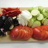 野菜を切ります