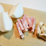 材料を切ります