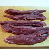 エギュイエット（細切り肉）を作る