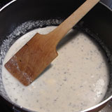 チーズを混ぜます