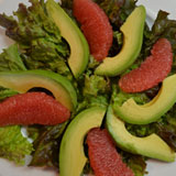 グレープフルーツを盛り付けます