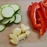 材料を切ります