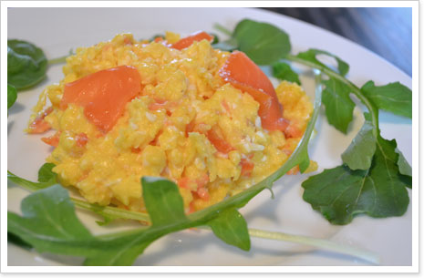 スモークサーモンのスクランブルエッグ